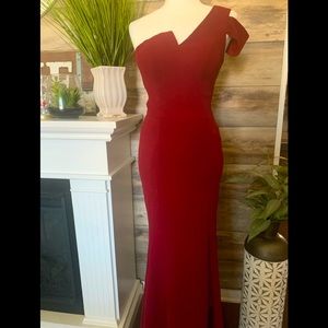 Women’s Burgundy Formal Evening Dress